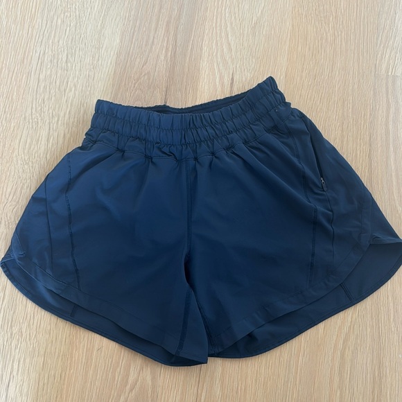 Lululemon 4’’ Hotty Hot Shorts 4 - Picture 1 of 5